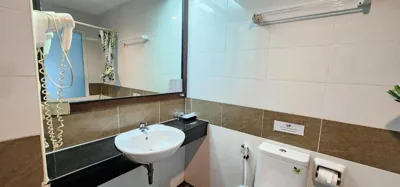 豪华大床房 — Diamond Crown Hotel
